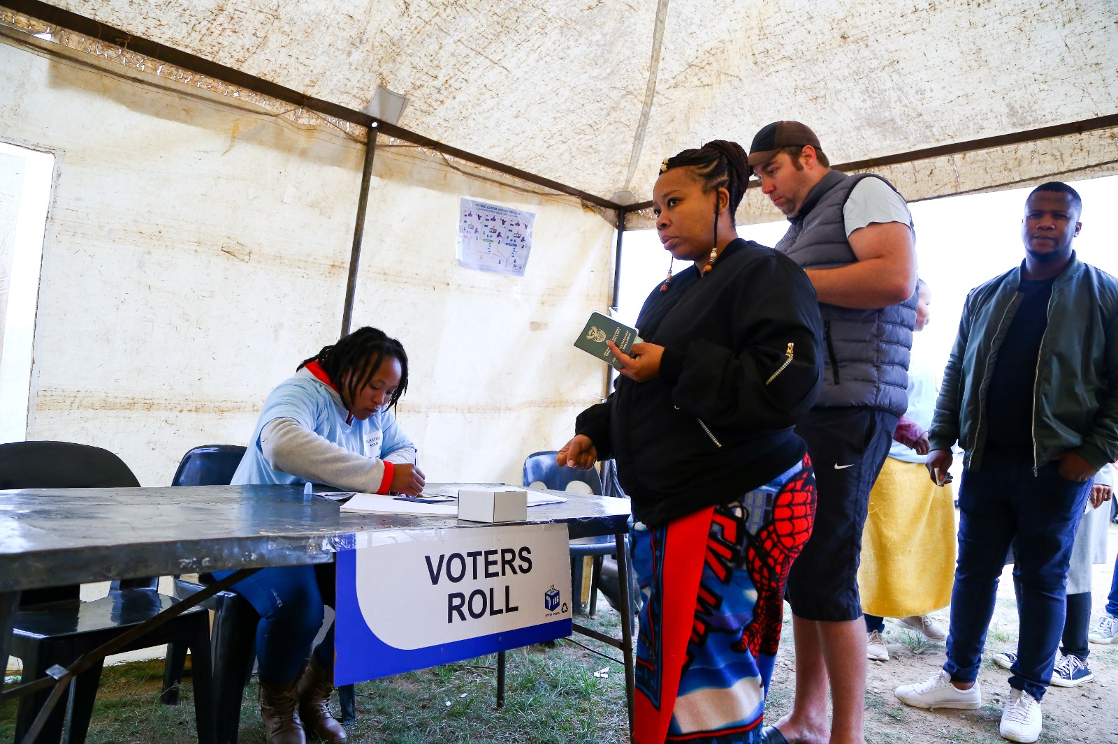 The Deaf community say that politicians should be transparent. Picture: IEC.