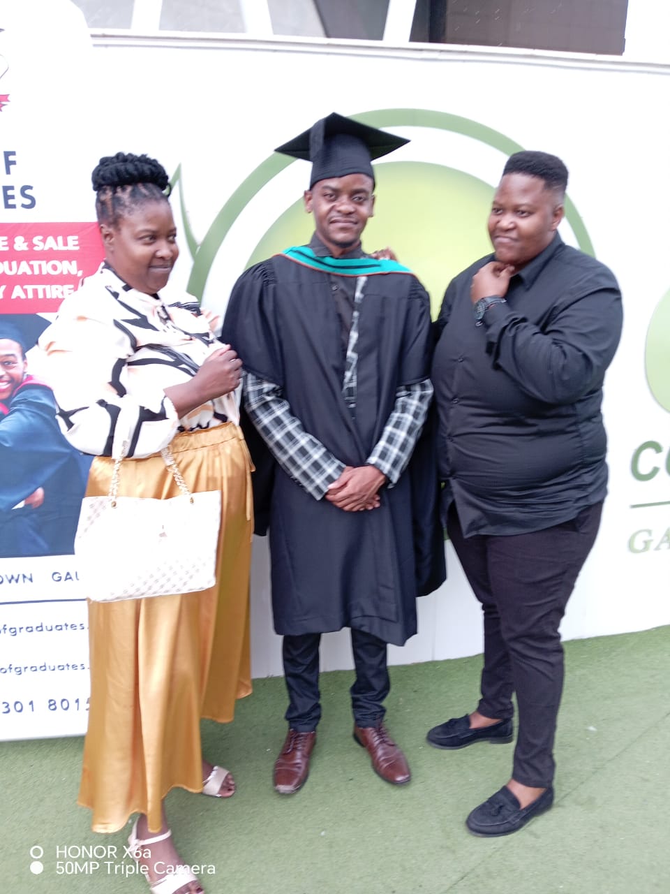Celebrating achievement with family: Alfred Nxumalo, flanked by his mother, Thandeka Confidence Ngwenya (left) and aunt, Silindile Loraine Mhlongo